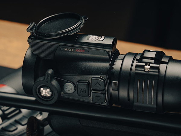 640 × 512 px VOx-Sensor & 50 mm F1.0 Objektiv – gestochen scharfe Wärmebilder auf Distanz