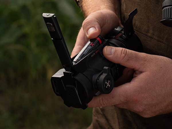 Wechselbare 18650 Akkus im Nocpix MATE H50R – lange Laufzeit für Nachteinsätze