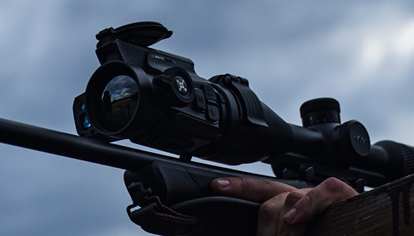 Integrierter LRF & Ballistikrechner – präzise Distanzmessung für sichere Schüsse