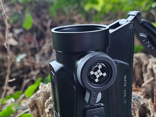 Bedienung auf dem Gerät und mit der Fernbedienung