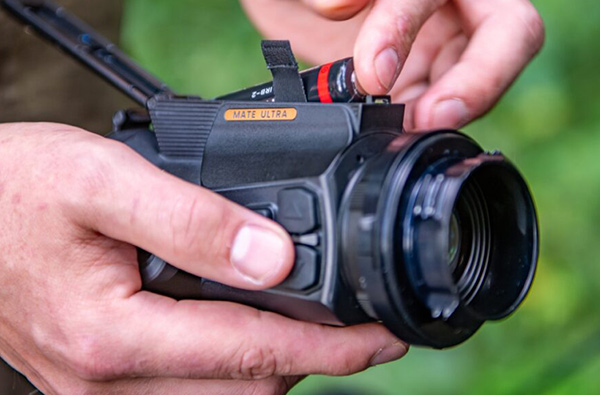 Wechselbare IRB-2 Akkus – volle Energie für lange Nächte